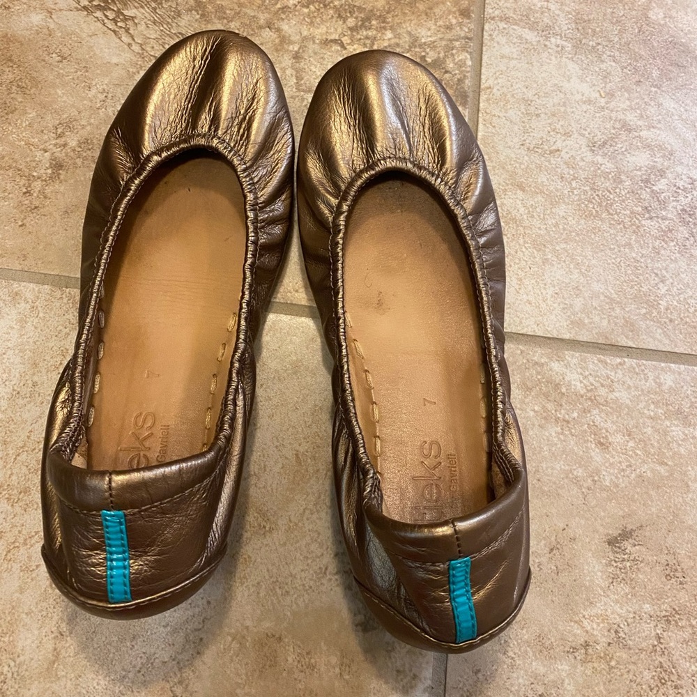 Tieks bronze metallic size 7
